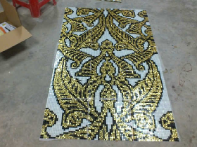 Golden Leaf Mosaic Pattern