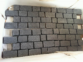 G684 Flamed Meshed Cobbles