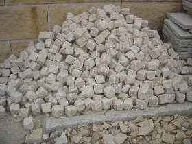 G682 Tumbled cobblestone