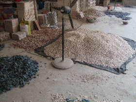 Stone Mosaic Chips Cutting
