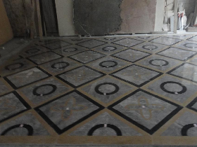 Checkered Foyer Tile Floors