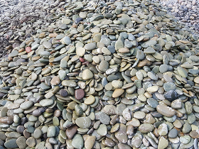Flat Natural River Pebble Stones