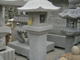 Natural Stone Japanese Garden Lanterns