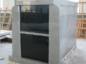Granite Family Mausoleum 003