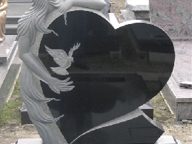 Angel Holding Heart Granite Monument 007